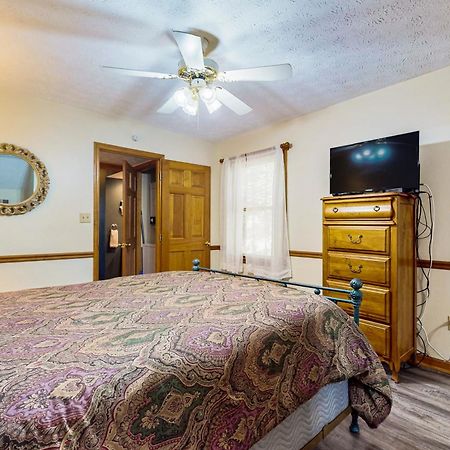 Villa Peaceful Pine à Pigeon Forge Extérieur photo
